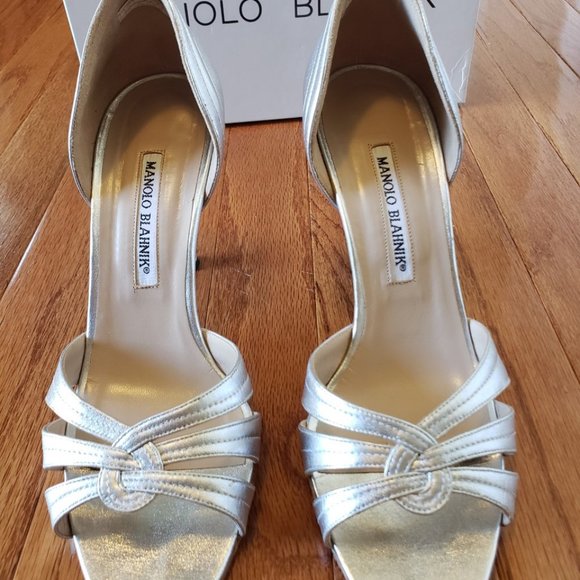 Manolo Blahnik Silver D'Orsay Heel - Picture 3 of 8
